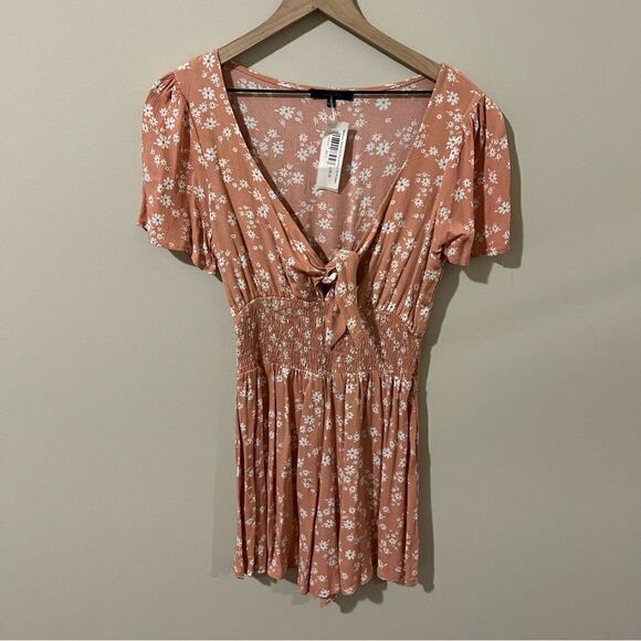 Love Tree Floral Smocked Romper - Picture 5 of 12